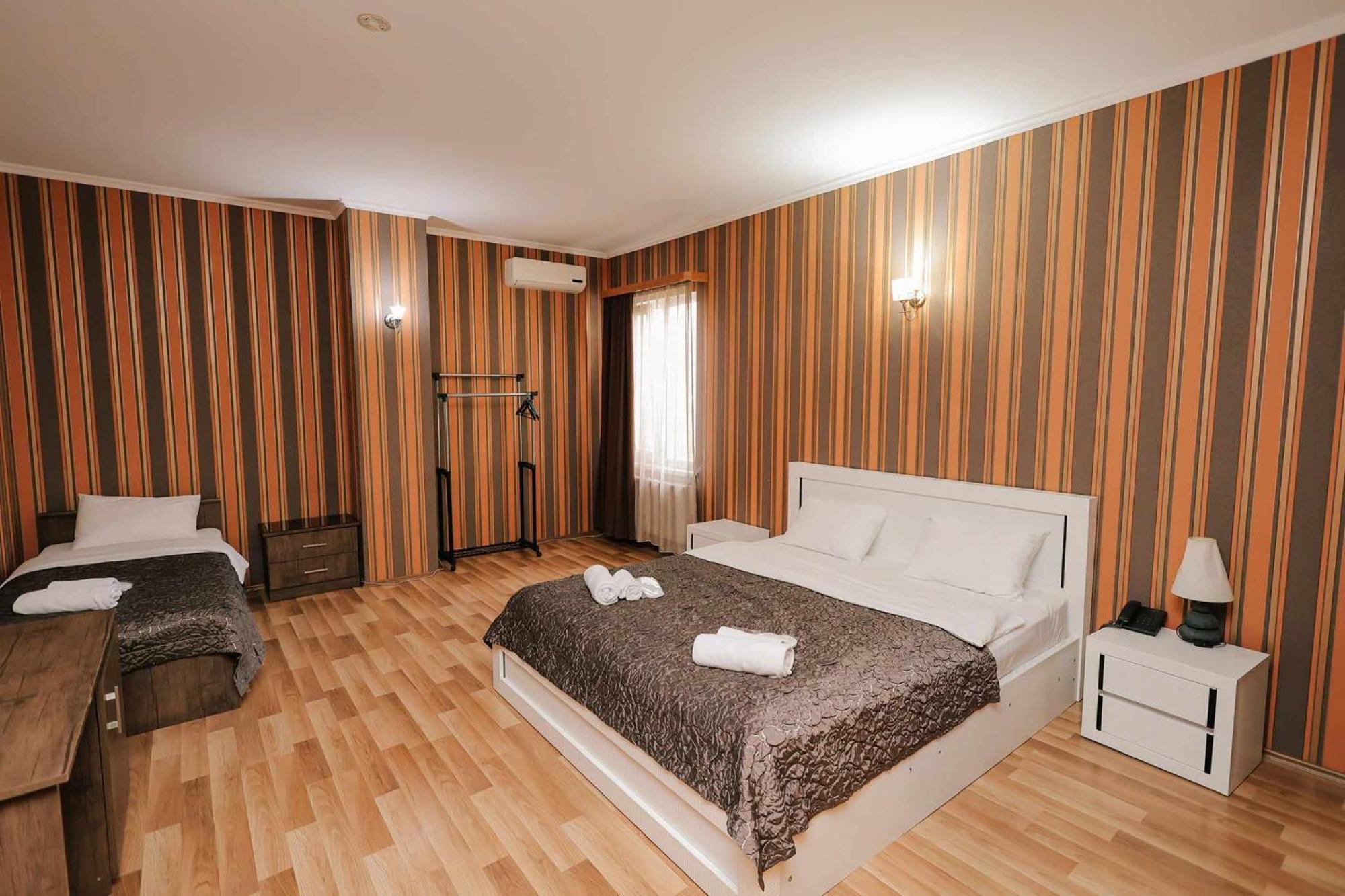 Hotel Darchi ティビリシ エクステリア 写真