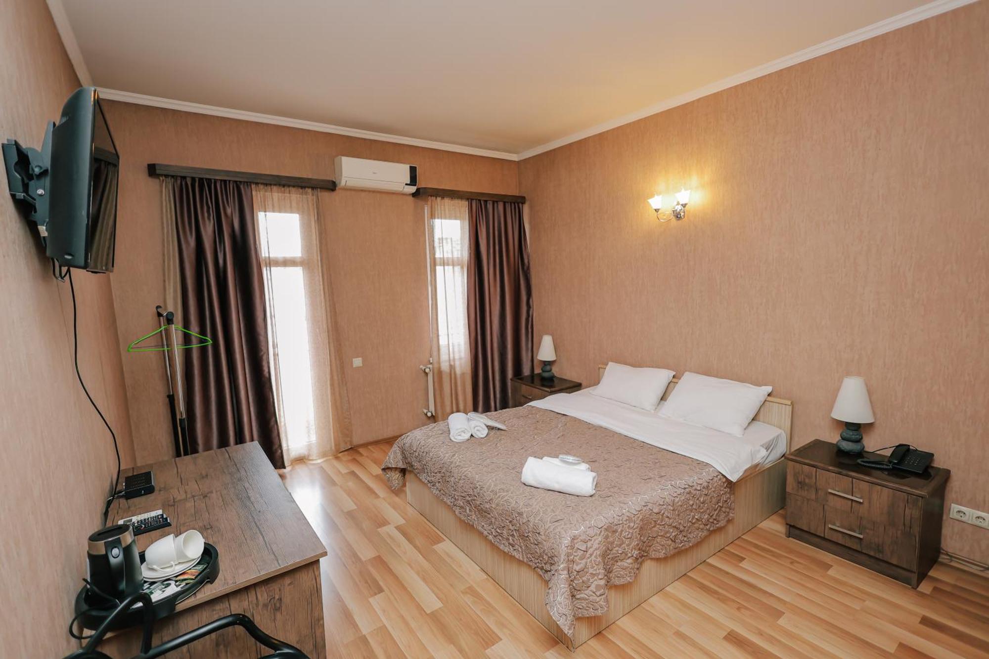 Hotel Darchi ティビリシ エクステリア 写真